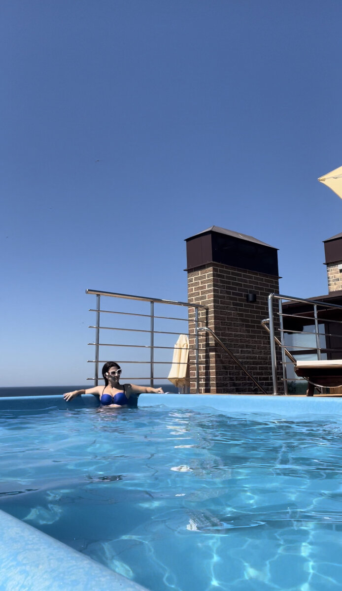 Вот такой бассейн на крыше