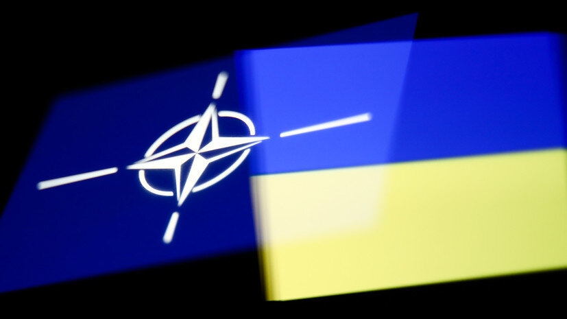     Флаги НАТО и Украины Gettyimages.ru