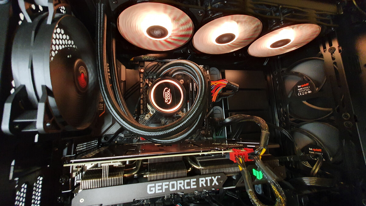 Старое фото ПК автора (нет, не продал, просто там как карта уже RTX 4090)