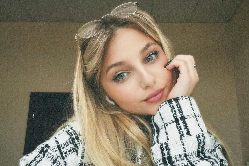     «Родители всегда меня поддерживали»: откровенное интервью звезды «Голоса» Виктории Соломахиной о семье и начале карьеры