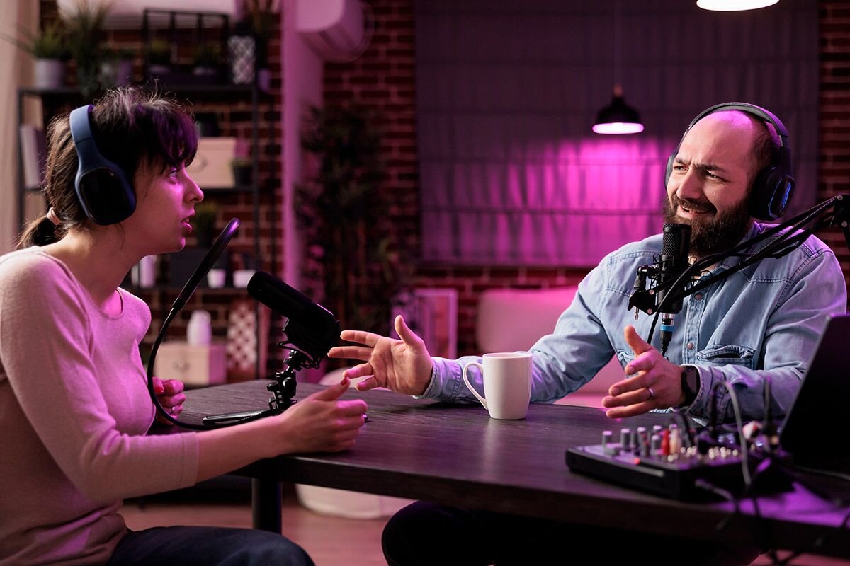 Формат подкастов за последний год стал очень популярен на разных видеохостингах📷
