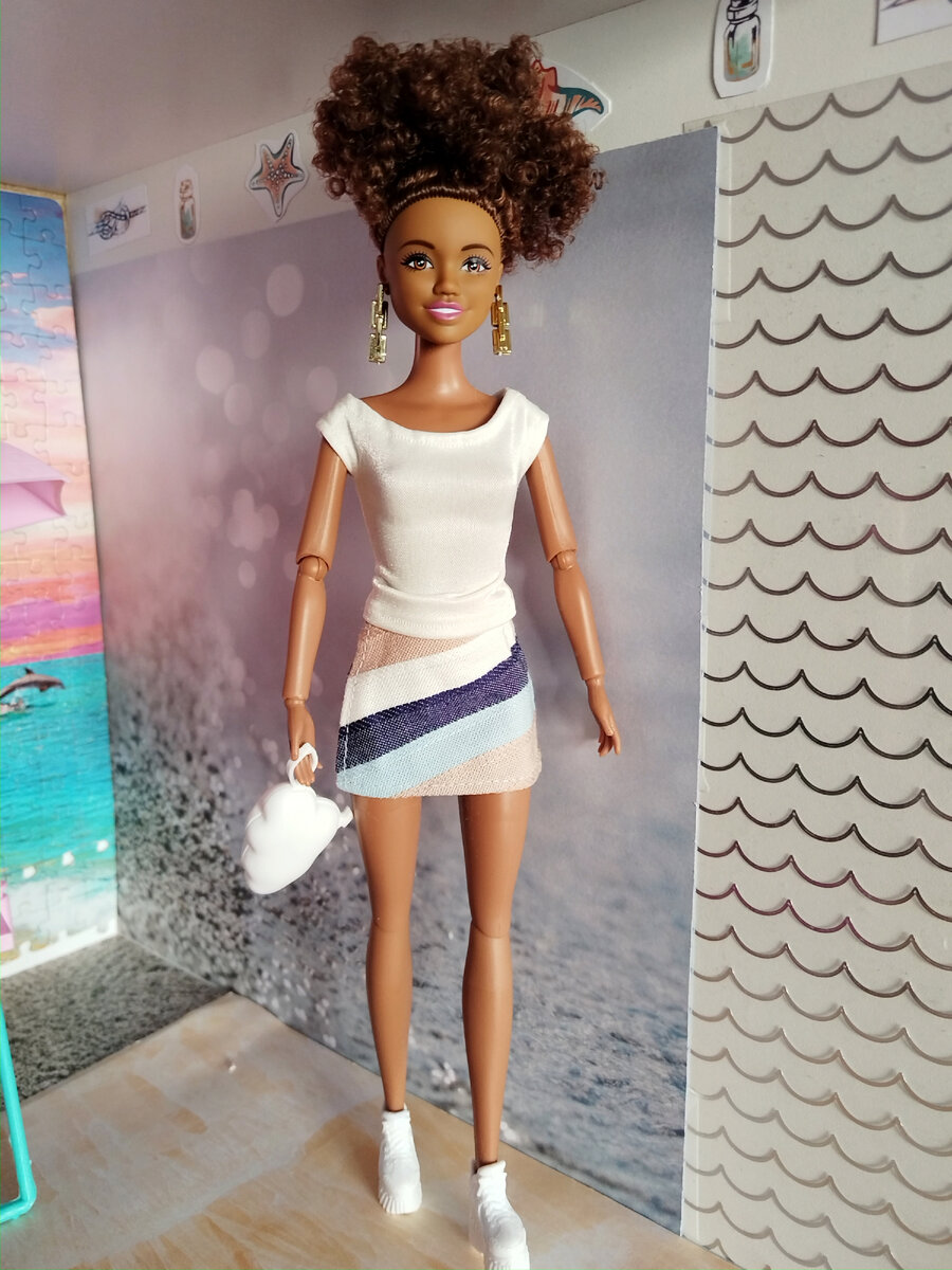 Новый наряд от Вианы очень к лицу Джине. Ну и конечно крупные большие серьги (они достались от Defa Lucy)