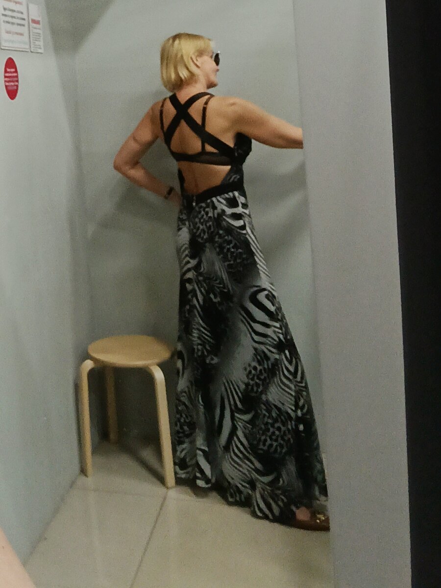 Сарафан тоже забраковала. Сам по себе он очень понравился, но на вешалке смотрится лучше, чем на мне.