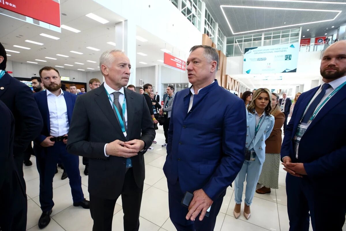    Губернатор Владимир Мазур представил регион на выставке «KazanForum»