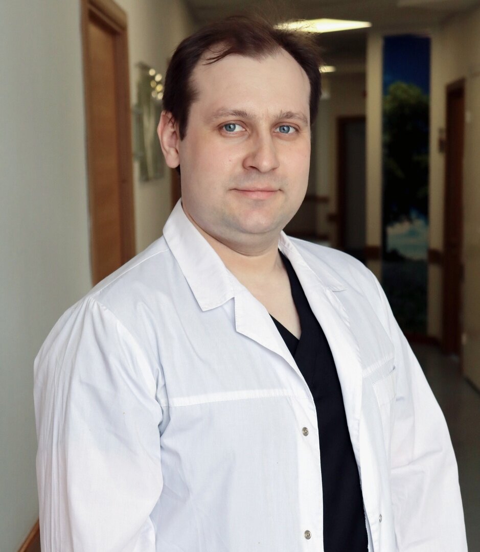 Сергей Ермаков — ординатор второго года по специальности нейрохирургия в ННИИТО им. Я.Л. Цивьяна