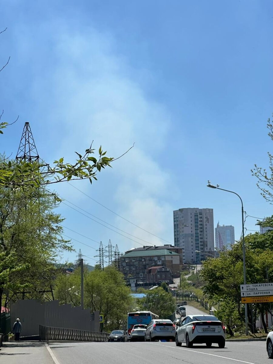 Что снова горит? Дым поднимается от коттеджей в районе Маяка во  Владивостоке — фото | Восток-Медиа | Дзен