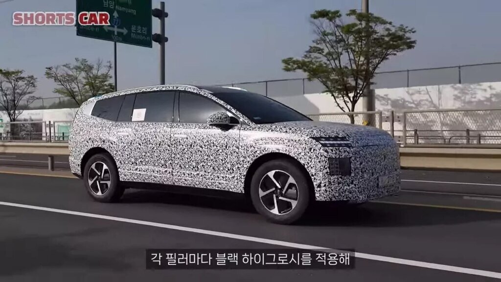 Компания Hyundai продолжает расширять свою электрическую линейку Ioniq. Очередной моделью в этом растущем семействе станет крупный 3-рядный кроссовер.