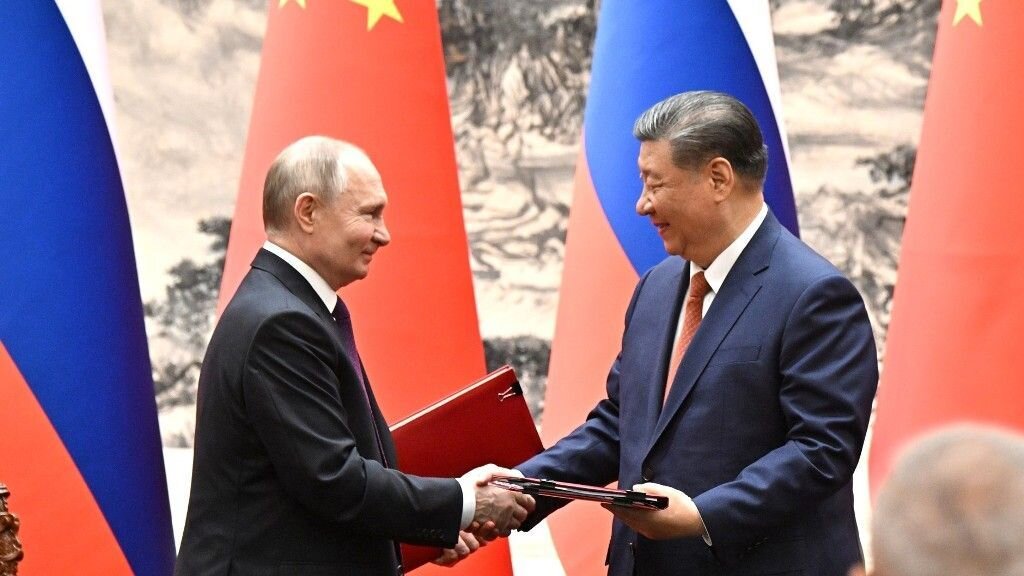     Владимир Путин и Си Цзиньпин. Источник: kremlin.ru Автор фото: Сергей Бобылёв, ТАСС