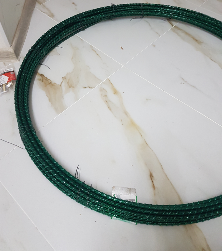 Вот такая бухточка 50 м, диаметром около метра, так что легко помещается в машину.