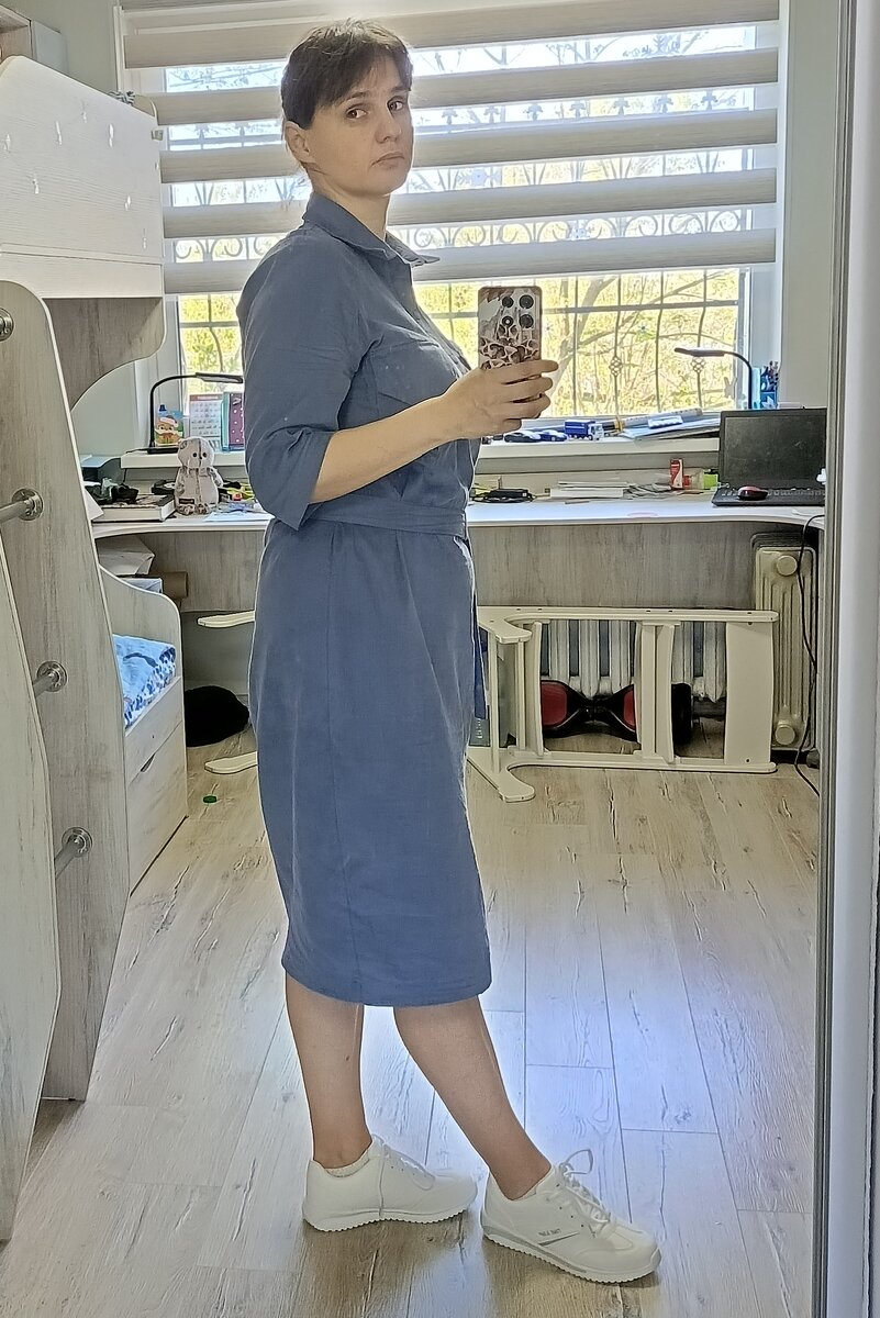 На стулья на заднем плане не смотрите: у нас сейчас так во всей квартире. Иначе за моим юным альпинистом просто не уследить. Не успеешь оглянуться, а он уже на столе или подоконнике.