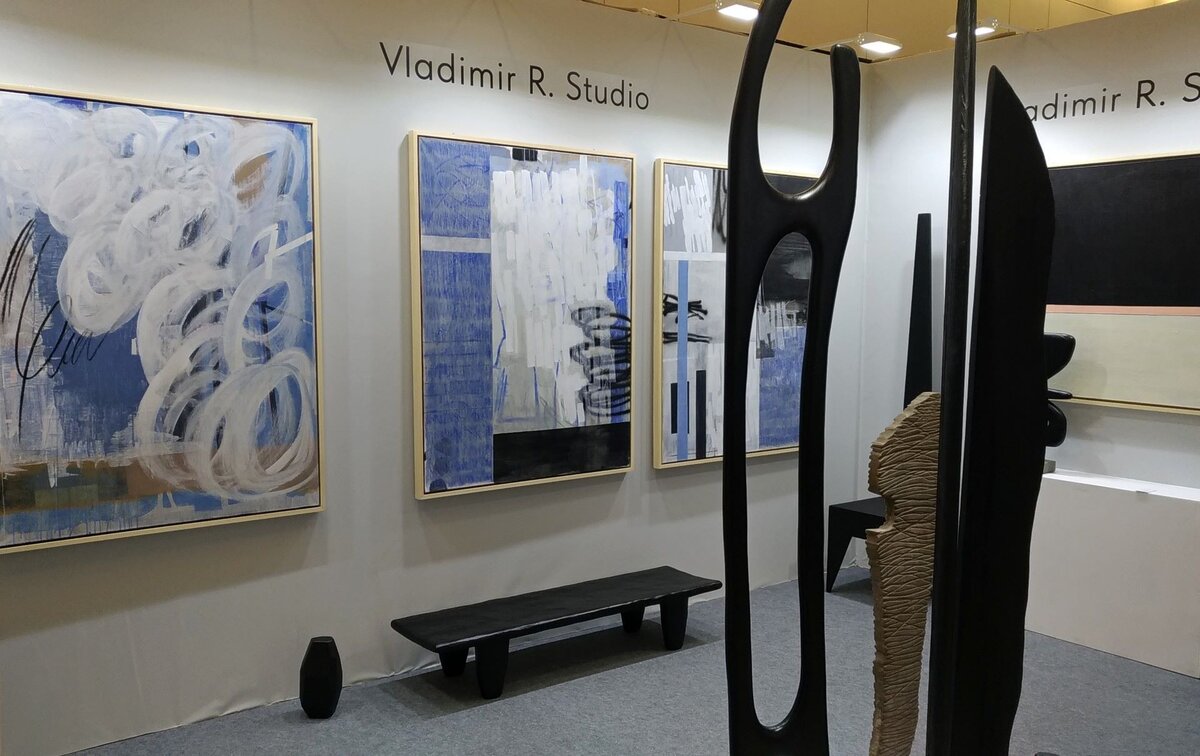 Представлено много картин в различных стилях