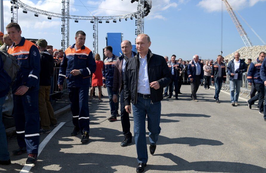Путин лично участвовал в открытии моста. Фото: Global Look