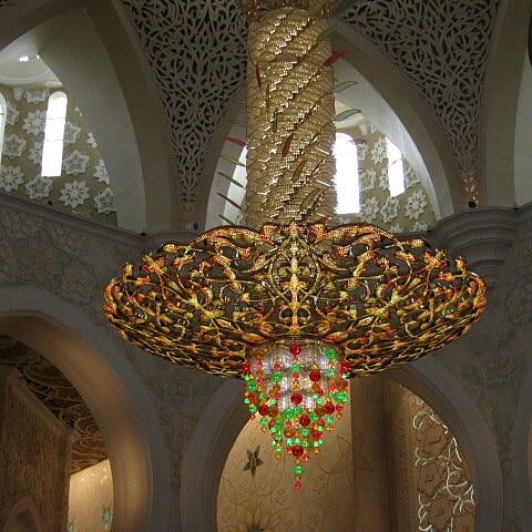 Люстра из цветных кристаллов Swarovski.