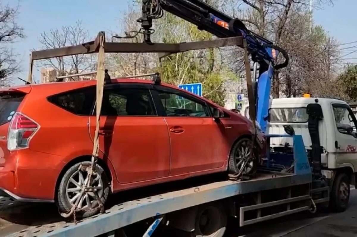    В Краснодаре эвакуировали почти 900 автомобилей с начала апреля