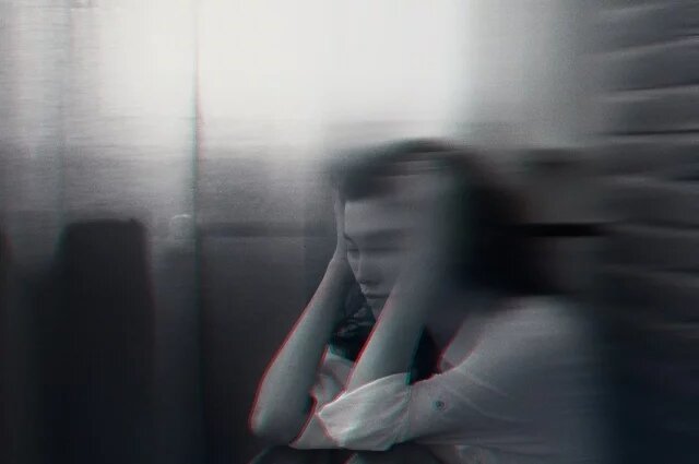    Взрослые женщины, пережившие насилие в детстве, часто испытывают проблемы психрологического характера и нуждаются в проработке травмы.