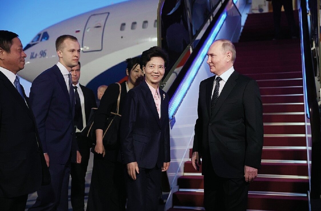 Из открытых источников в интернете. Никто ещё этой чиновнице так не улыбался при встрече, как В.Путин. Что просто поразило её.