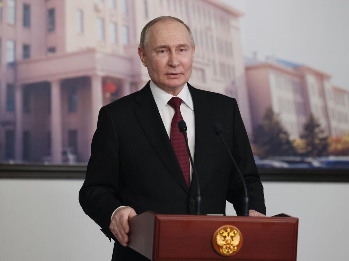    Президент России Владимир Путин выступает в Харбине перед представителями российских СМИ© РИА Новости / POOL