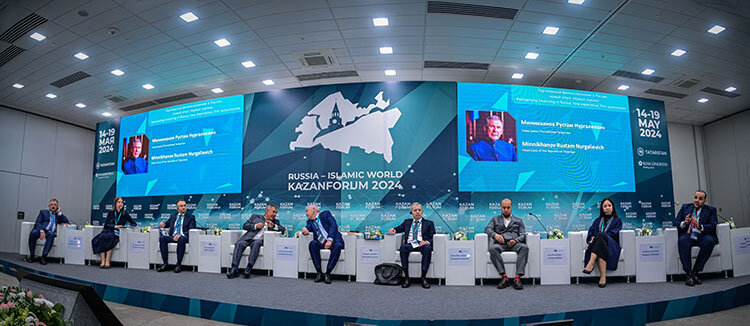    Татарстан предложил федеральному центру перечень мер поддержки, которые должны выровнять условия исламских продуктов с традиционными.   
Фото: rais.tatarstan.ru