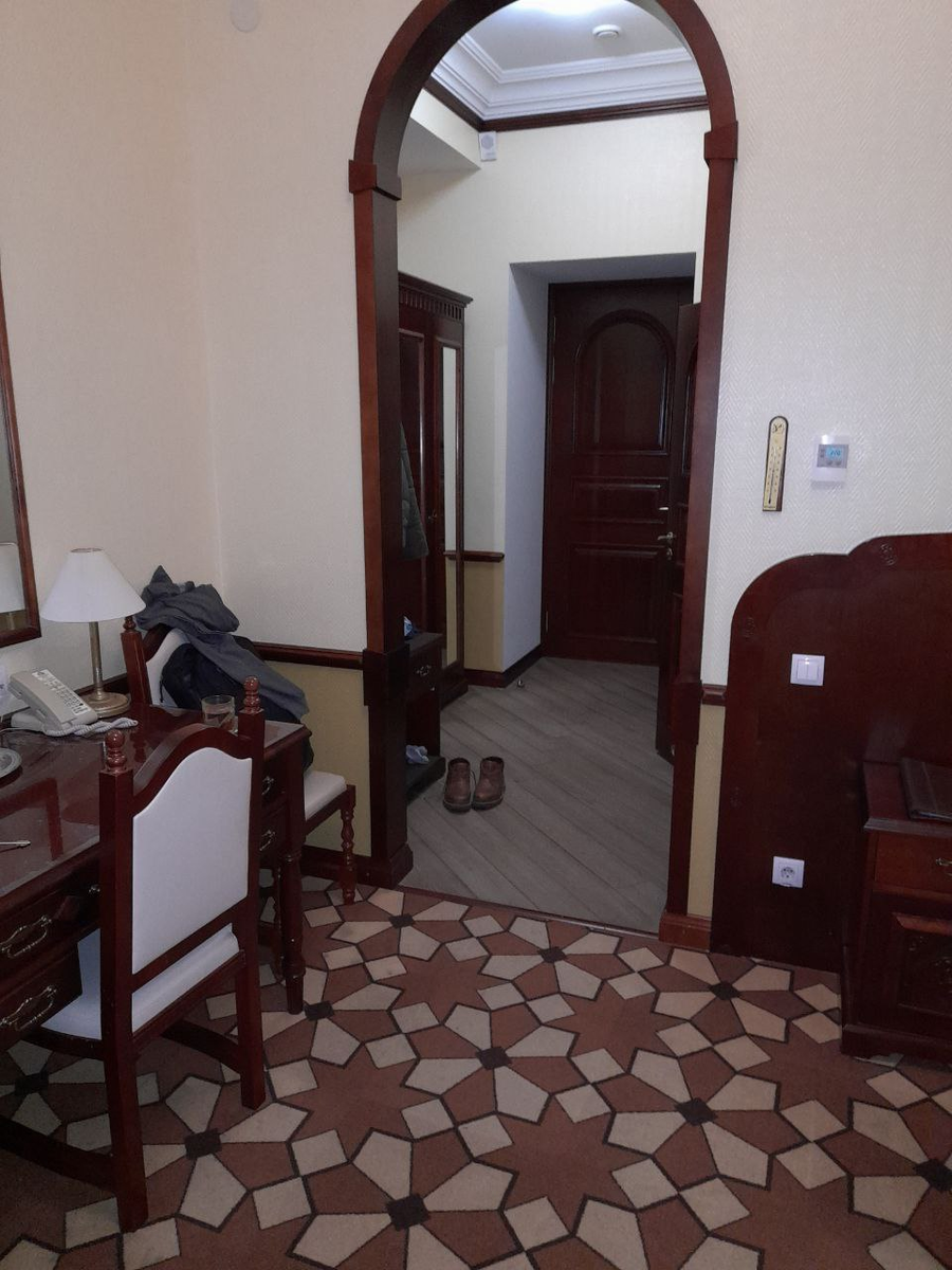 Мой номер в гостинице Гарни. Пожалуй, это самый адекватный вариант в центре с учетом цены и расположения