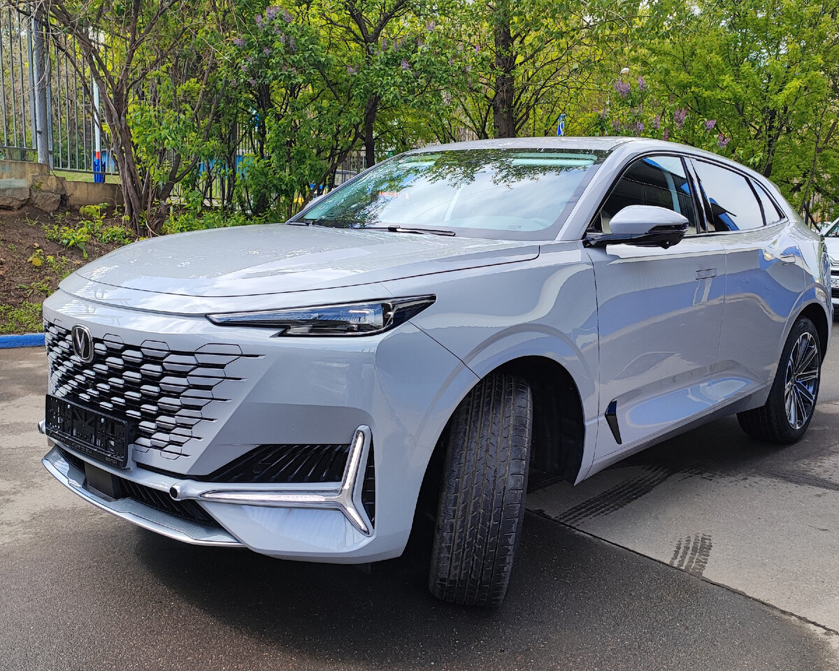 Фото в момент передачи автомобиля клиенту