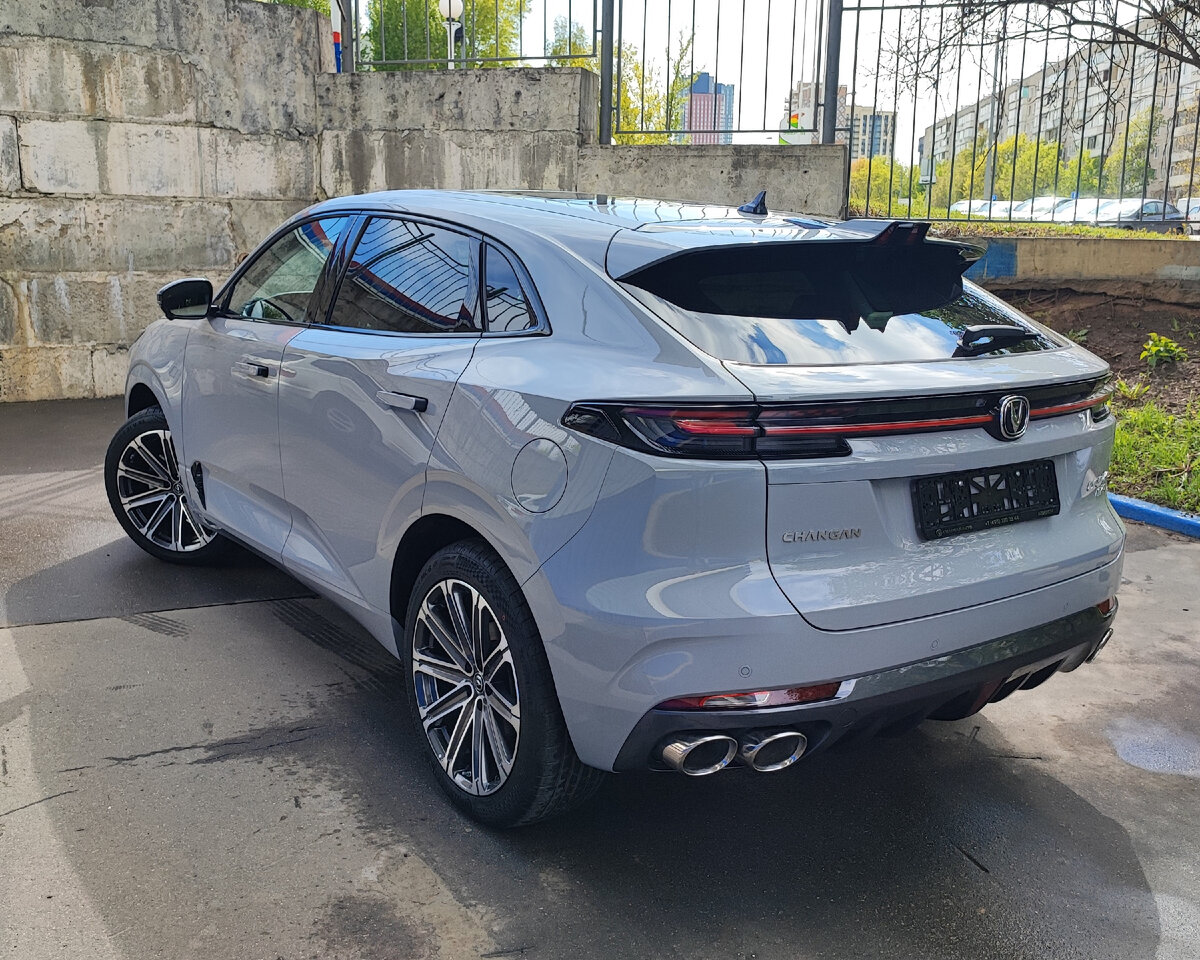 Фото в момент передачи автомобиля клиенту