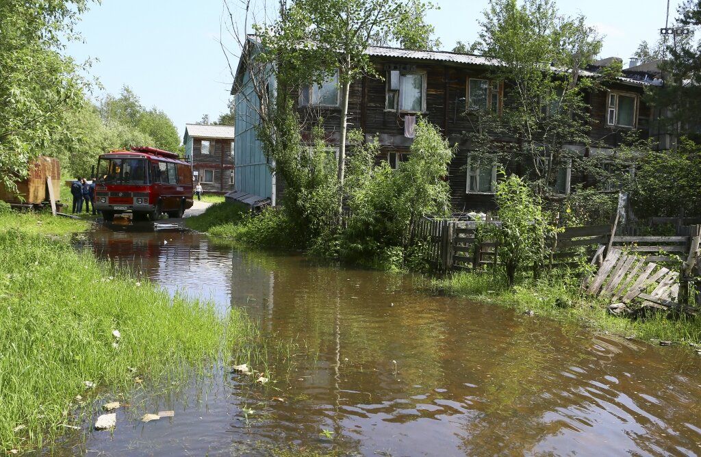    В Сургуте из-за угрозы паводка ввели режим повышенной готовности