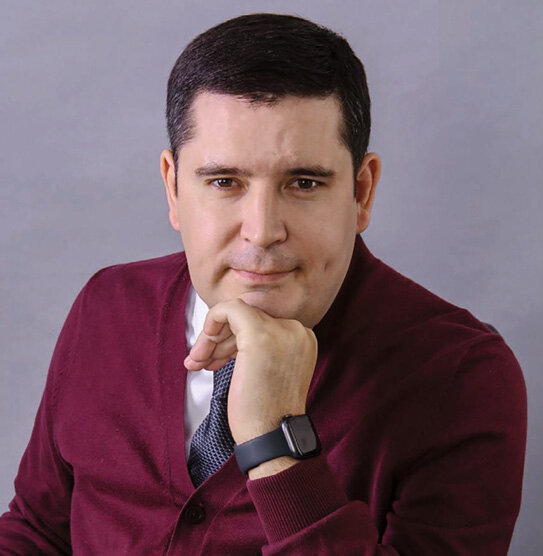 Михаил Киселев. Депутат Государственной Думы, заместитель председателя комитета по молодежной политике. Руководитель крупнейшей молодежной организации страны «Российские Студенческие Отряды». Победитель конкурса «Лидеры России. Политика».