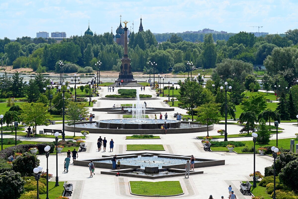    Вид на Стрелку у впадения в Волгу реки Которосли, Ярославль. / Фото: Рамиль Ситдиков/ РИА Новости