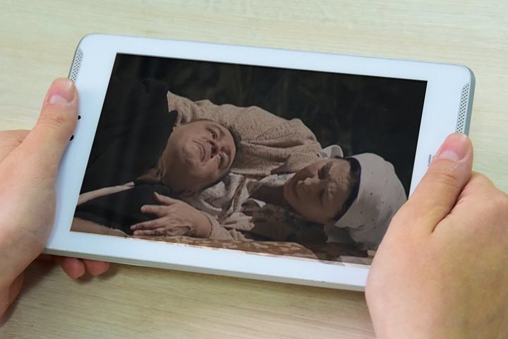 Фото: скриншот из видео «ДИВАНА/ОДЕРЖИМЫЙ, 2007 ЕЛ» с канала «Камал Театры Камаловский театр» 