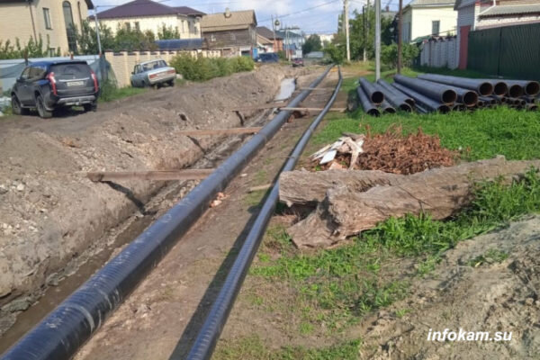    Укладка газопровода на улице Калинина (фото Петра Баранова)