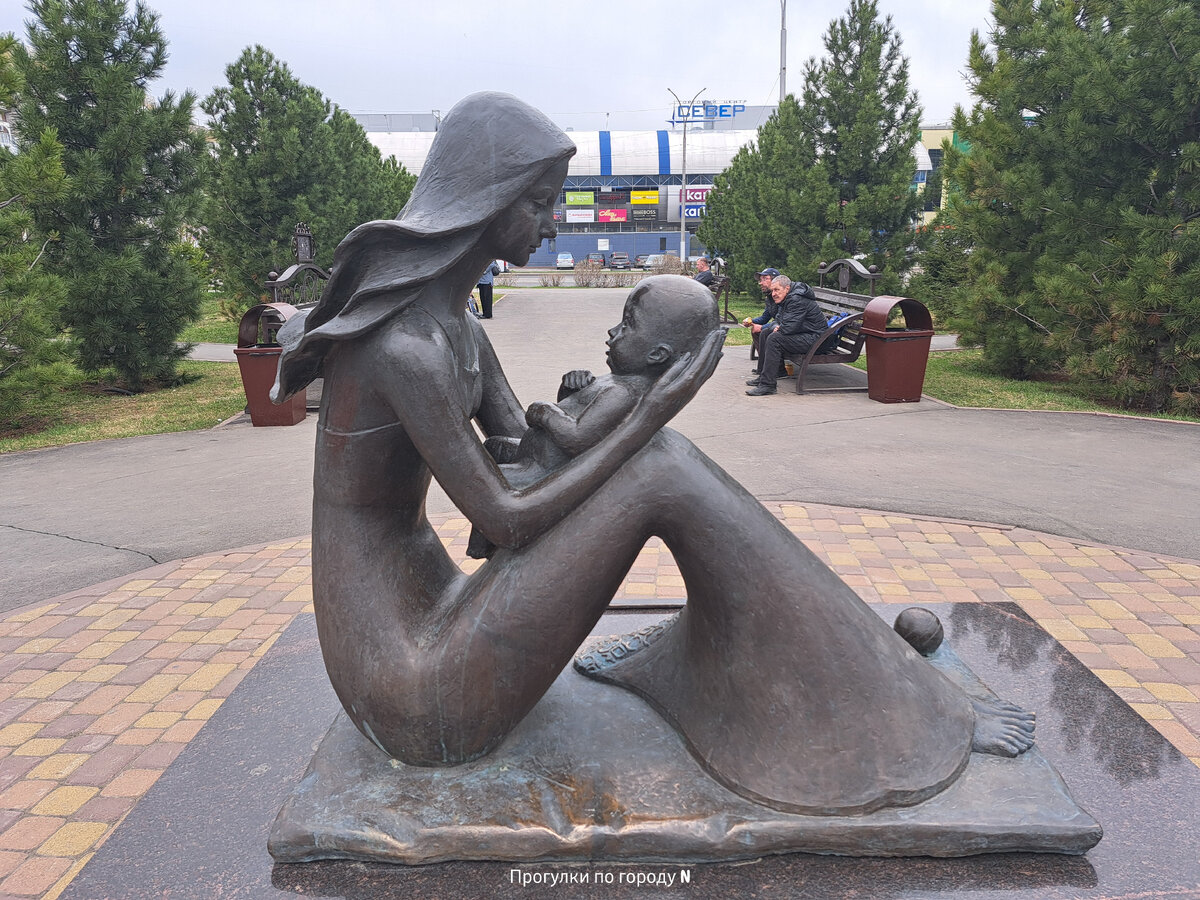 Листайте карусель