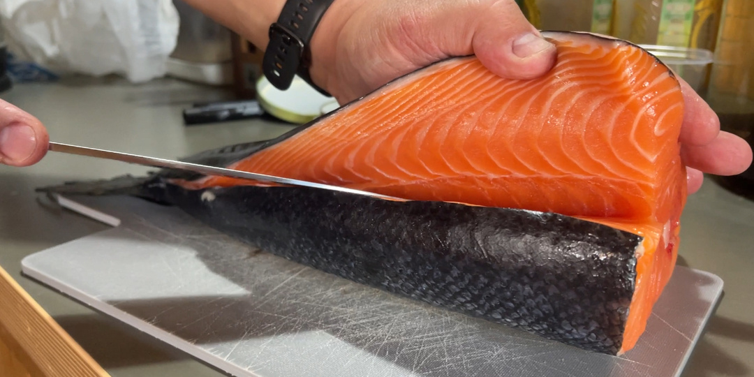 Однажды посолите семгу дома, и вас будет не остановить. Станете солить снова и снова.