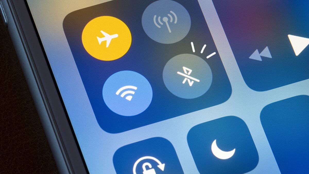    Обычно проблемы с Bluetooth решаются простой перезагрузкой