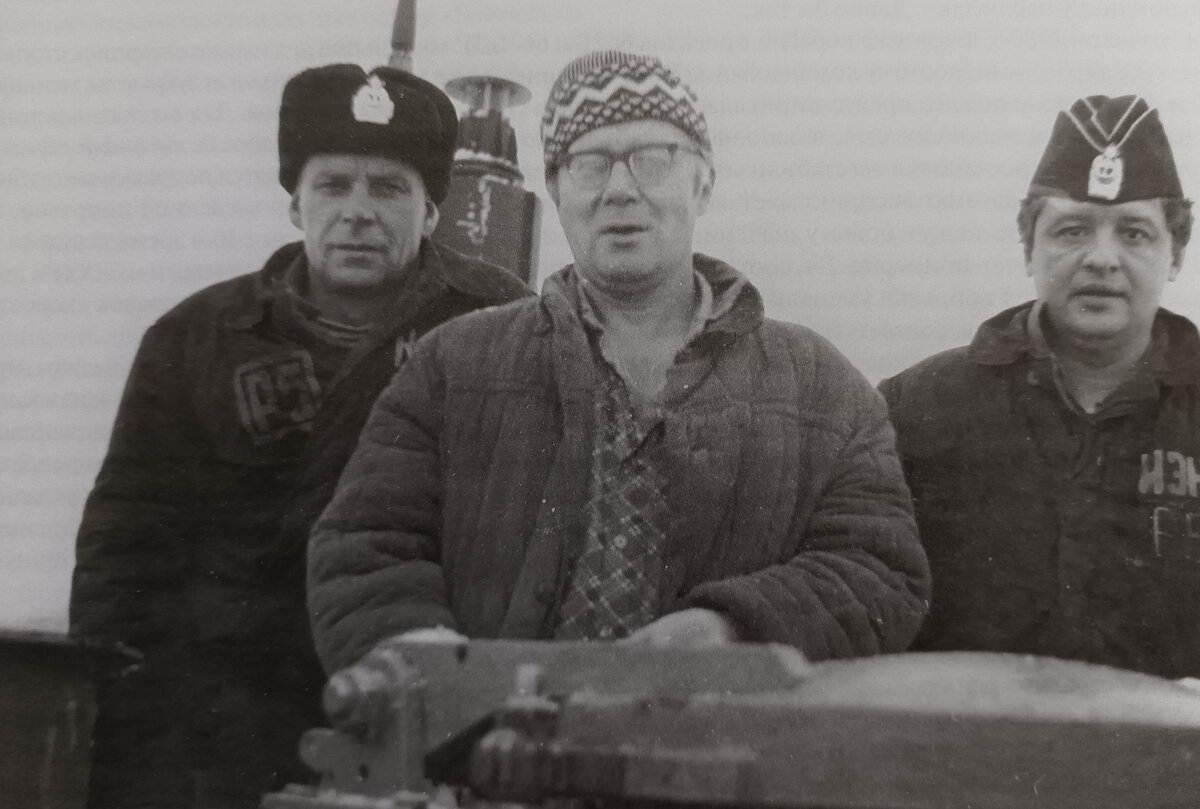 Тот самый В.В.Овечкин на мостике К-51 (в ходе другого похода)