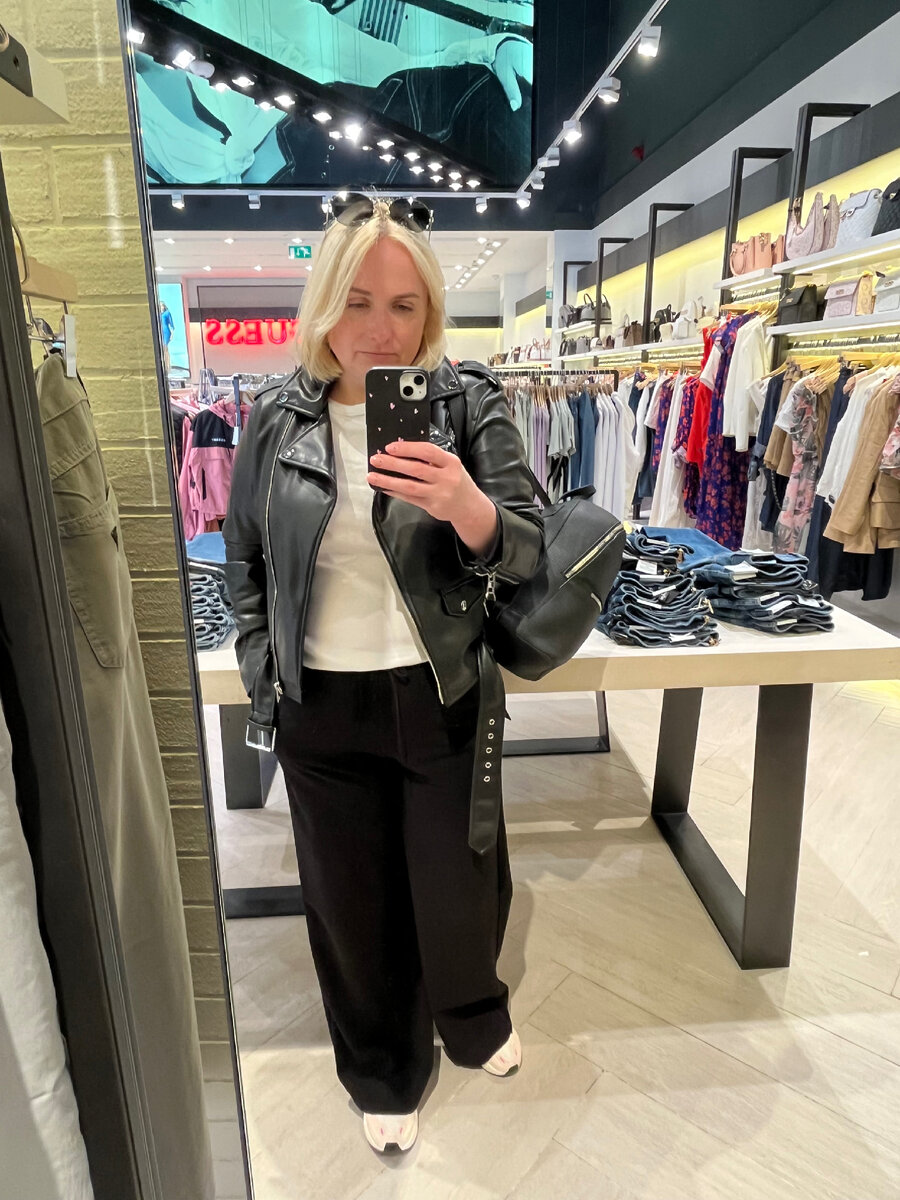 Люблю я магазины, сил нет просто, как люблю. 