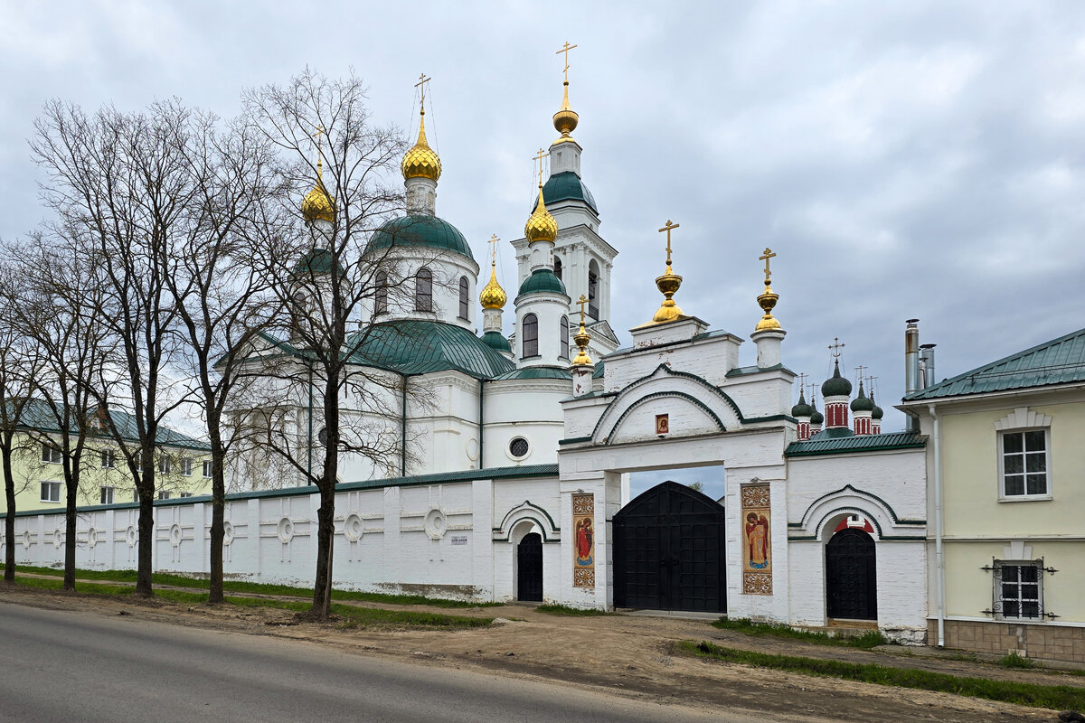 ВЕЛО: Калязин - Углич. На стертых коленях по холоду древних мест | Поехал  Небанально | Дзен