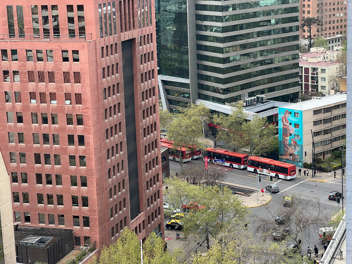 Улицы в хороших жилых районах Сантьяго де Чили, район Провиденсия