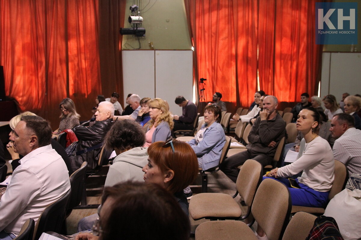 Феодосийцы на третьих обсуждениях по проекту благоустройства Адмиральского бульвара