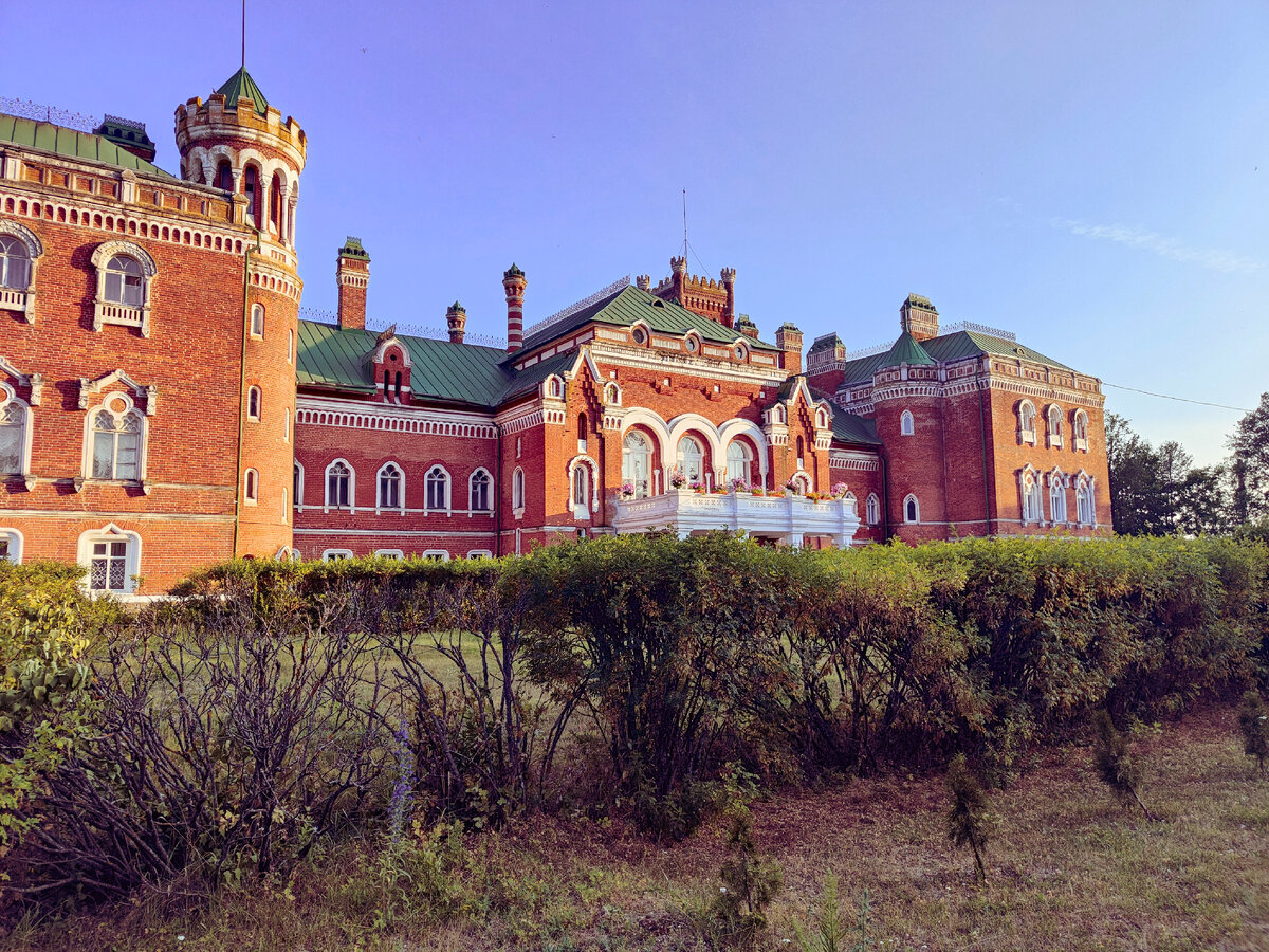 Замок Шереметева в Юрино (Марий Эл). Фото автора. Листайте карусель