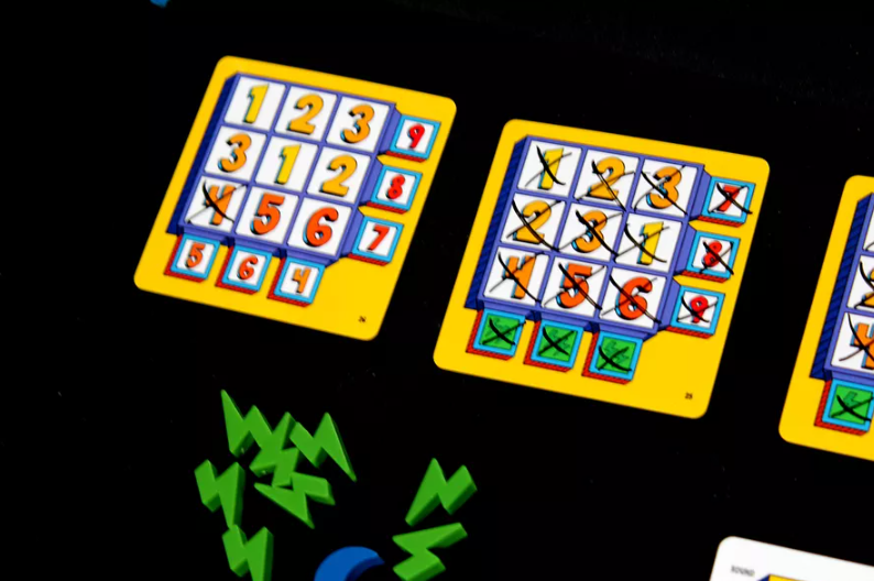 Источник: https://boardgamegeek.com/image/6372700/super-mega-lucky-box