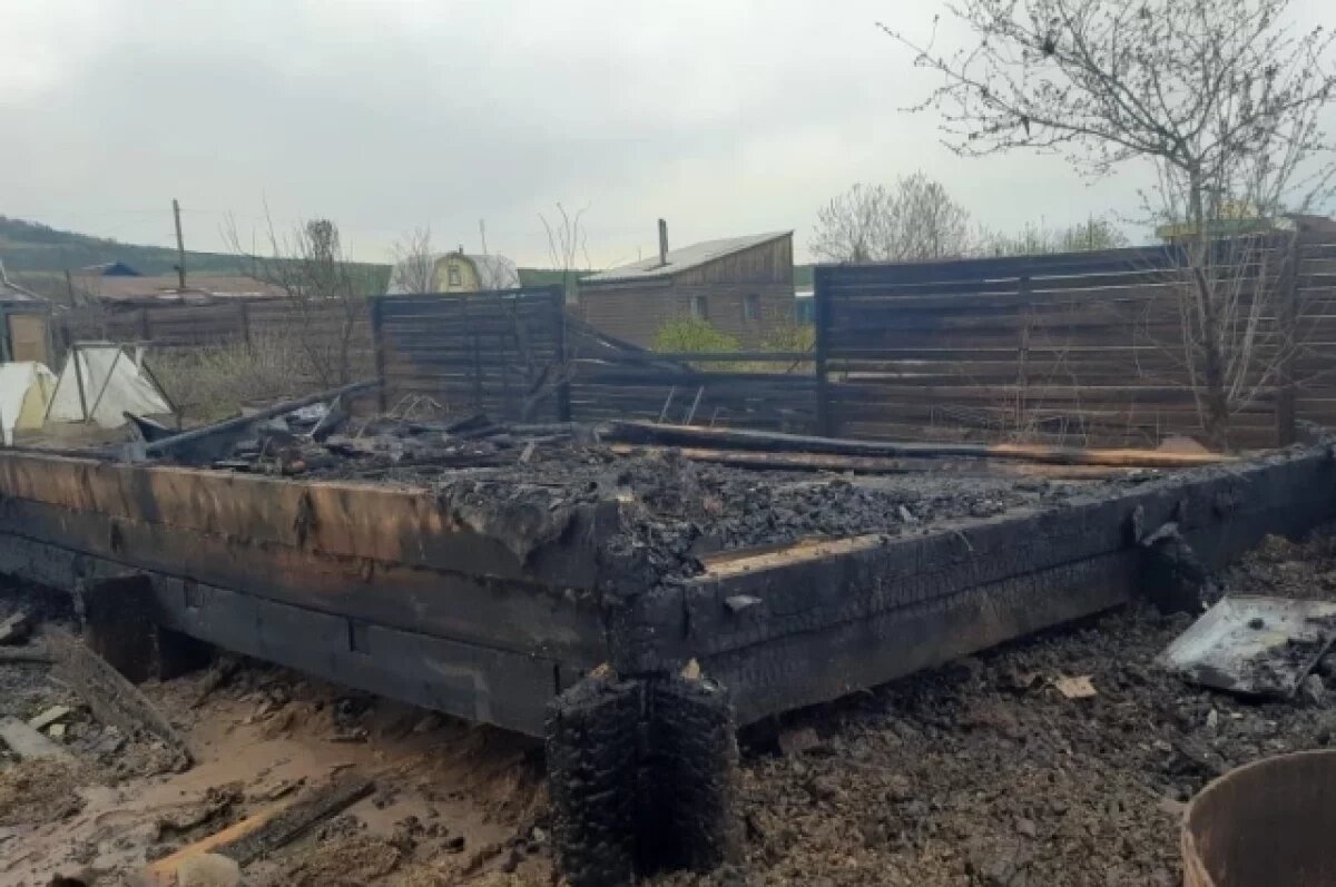    14-летний школьник погиб на пожаре в Иркутской области