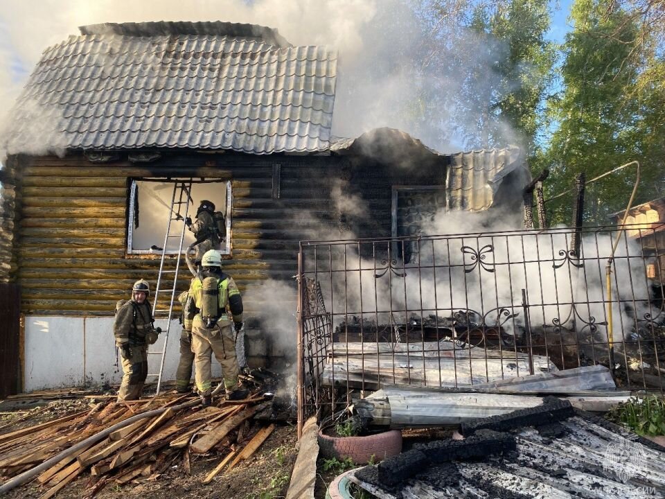    Пожар в Барнауле. Источник: ГУ МЧС по Алтайскому краю