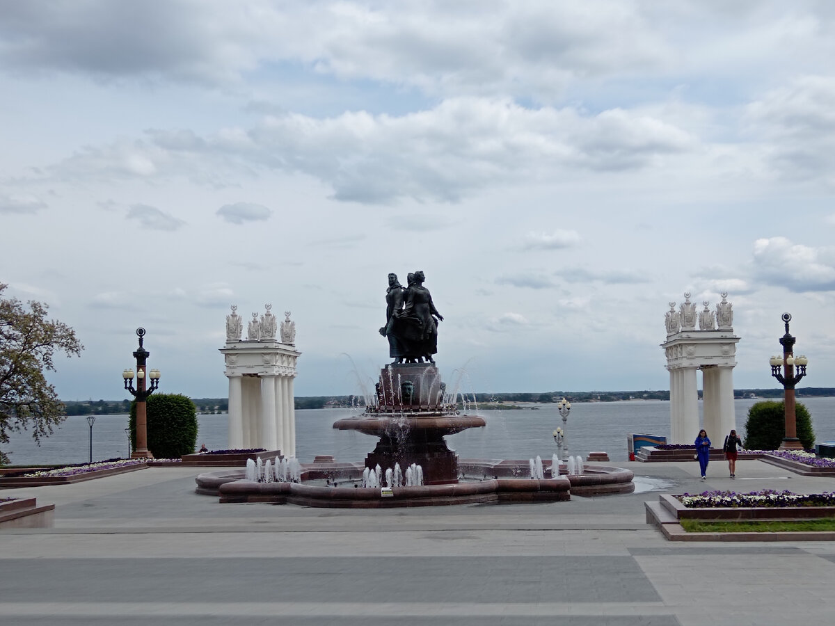 Волгоград. Набережная. Фото автора во время пробежки во время стоянки поезда 15-го мая 2024. 