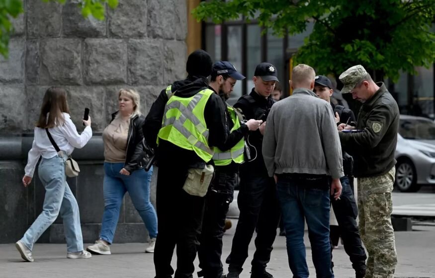    «Украина превратилась в концлагерь. Служить пойдут все»: Эксперт о всеобщей мобилизации на Украине