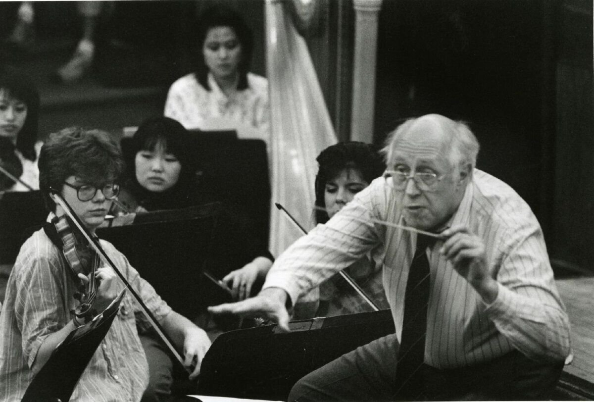 Мстисла́в Ростропо́вич