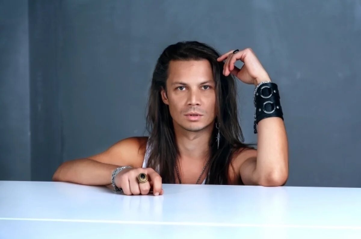    По ту сторону.