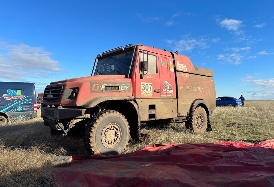    В МАЗе рассказали, как потеряли один грузовик перед стартом бахи «Арчеда»МАЗ-СПОРТавто