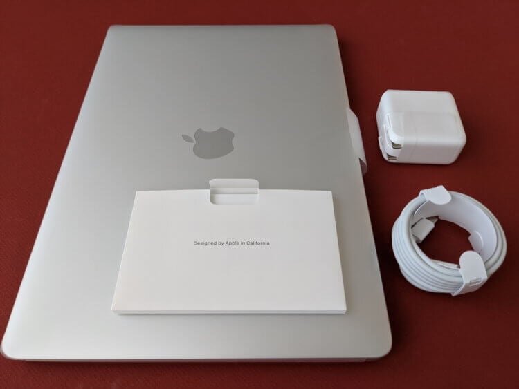    Комплектную иностранную зарядку от Макбука можно легко переделать в европейскую. Изображение: gtrusted.com