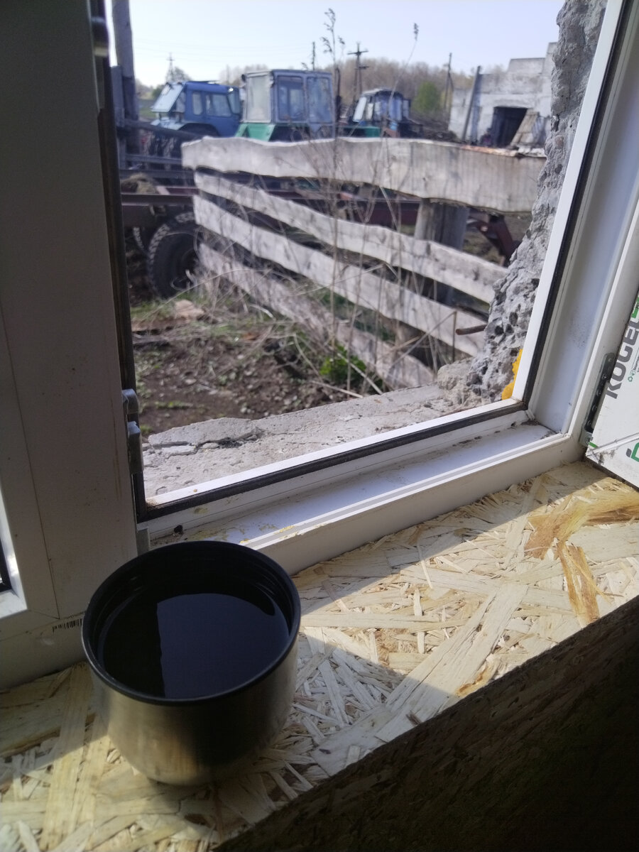 Работа началась с чаепития. 