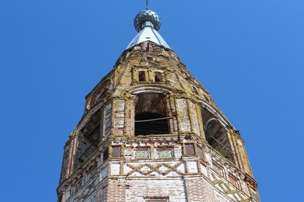    Реставраторы из Твери помогут сохранить Летний храм в Парском